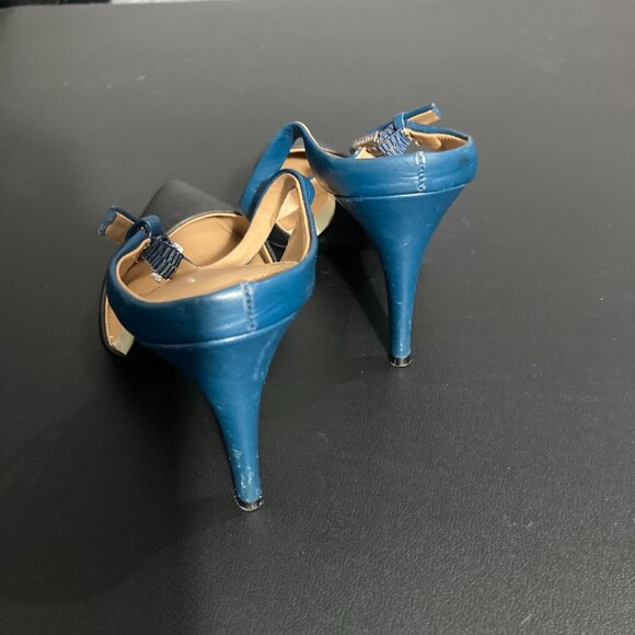 Calvin Klein - Picture 4 of 4